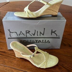 Brand new Marvin K Aquatalia citron wedge, size 8 1/2